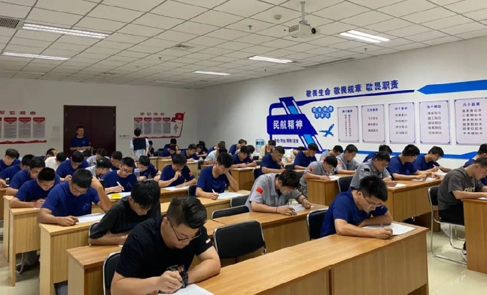 勇立潮头逐浪高 奋楫笃行谋新篇——日照山太员工执照英语考试取得佳绩